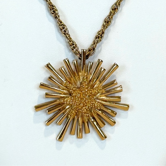 Vintage Monet MCM Starburst Atomic Burst Pendant 18” Chain Necklace Gold Tone - Picture 4 of 11